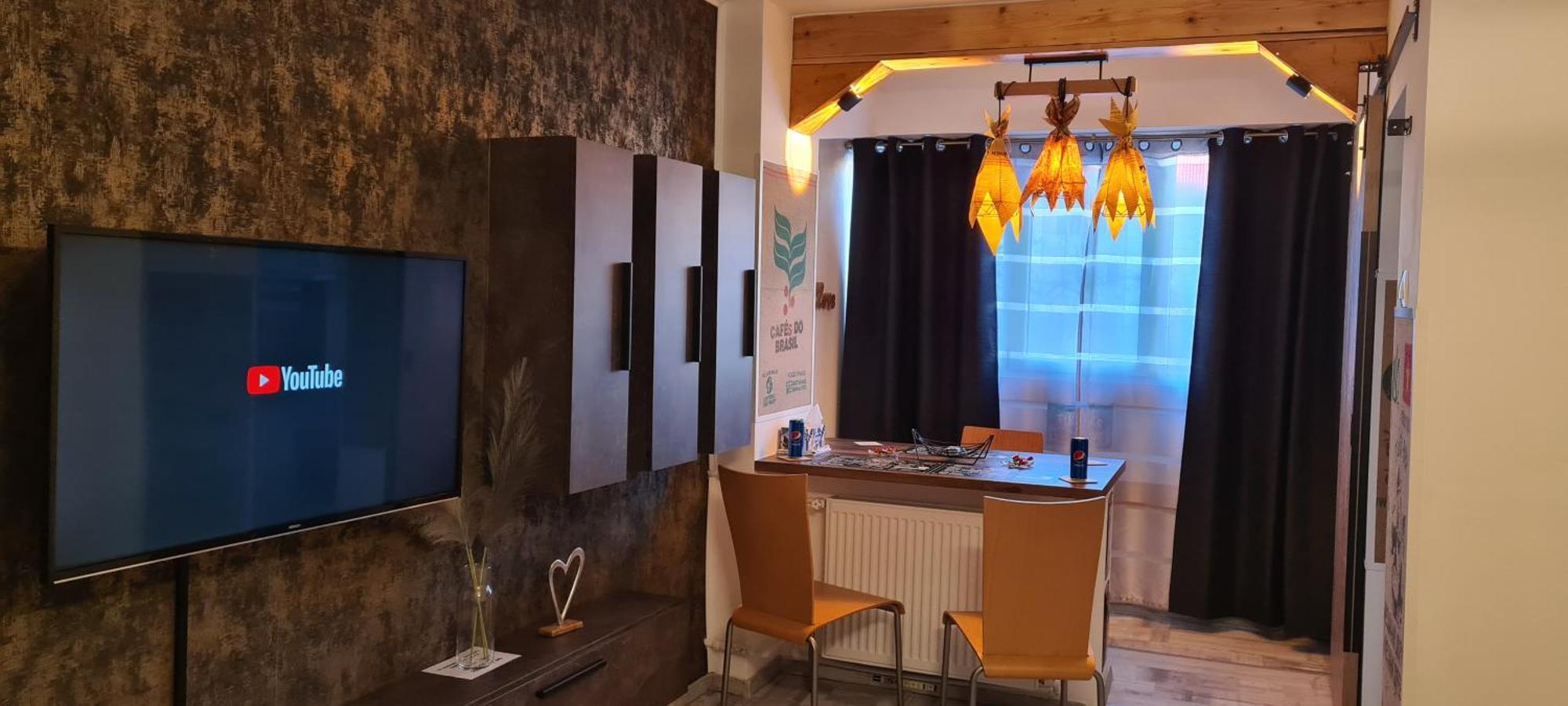 Tiki'S Bar Studio Bukarest Exteriör bild