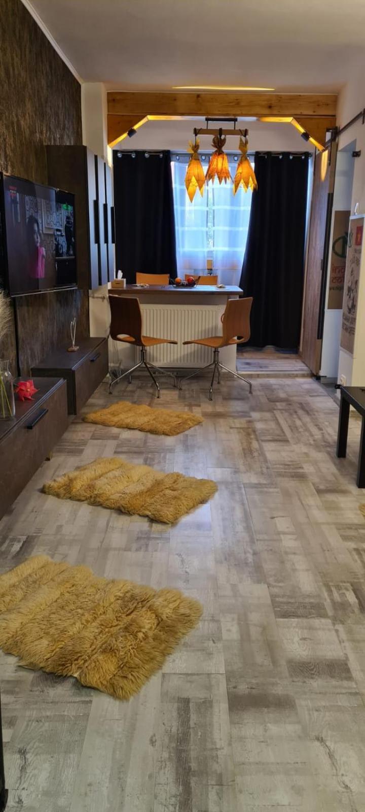 Tiki'S Bar Studio Bukarest Exteriör bild